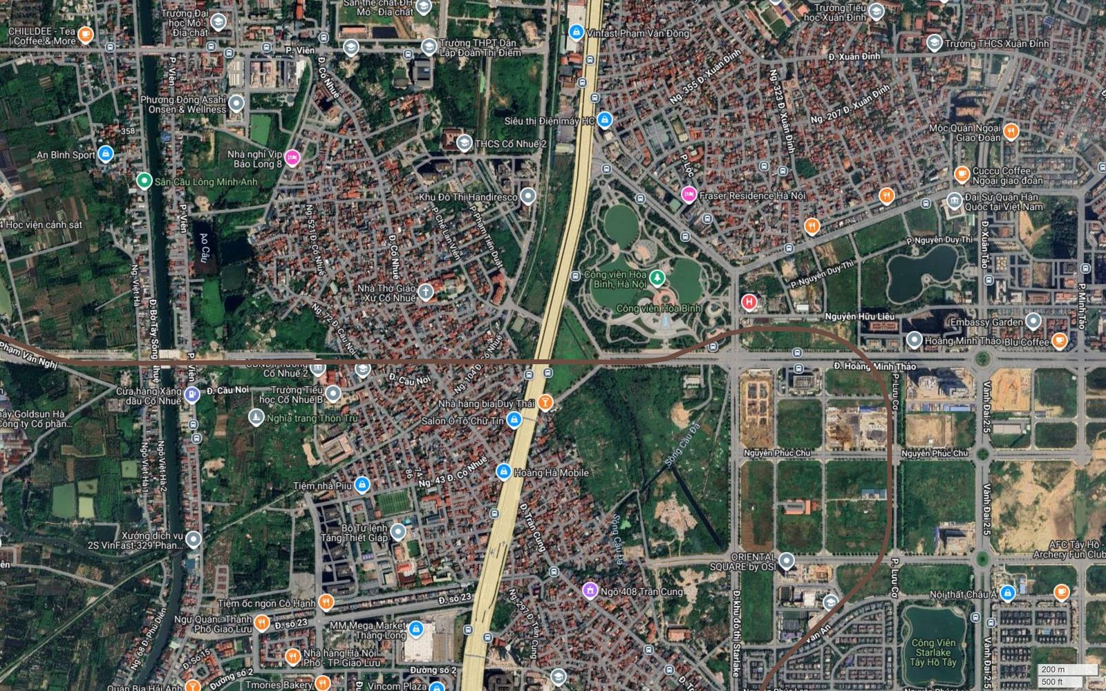 Ảnh vệ tinh metro số 7 cắt qua trục Phạm Văn Đồng thuộc Vành đai 3 tại Cổ Nhuế, có đường trên cao đang khai thác